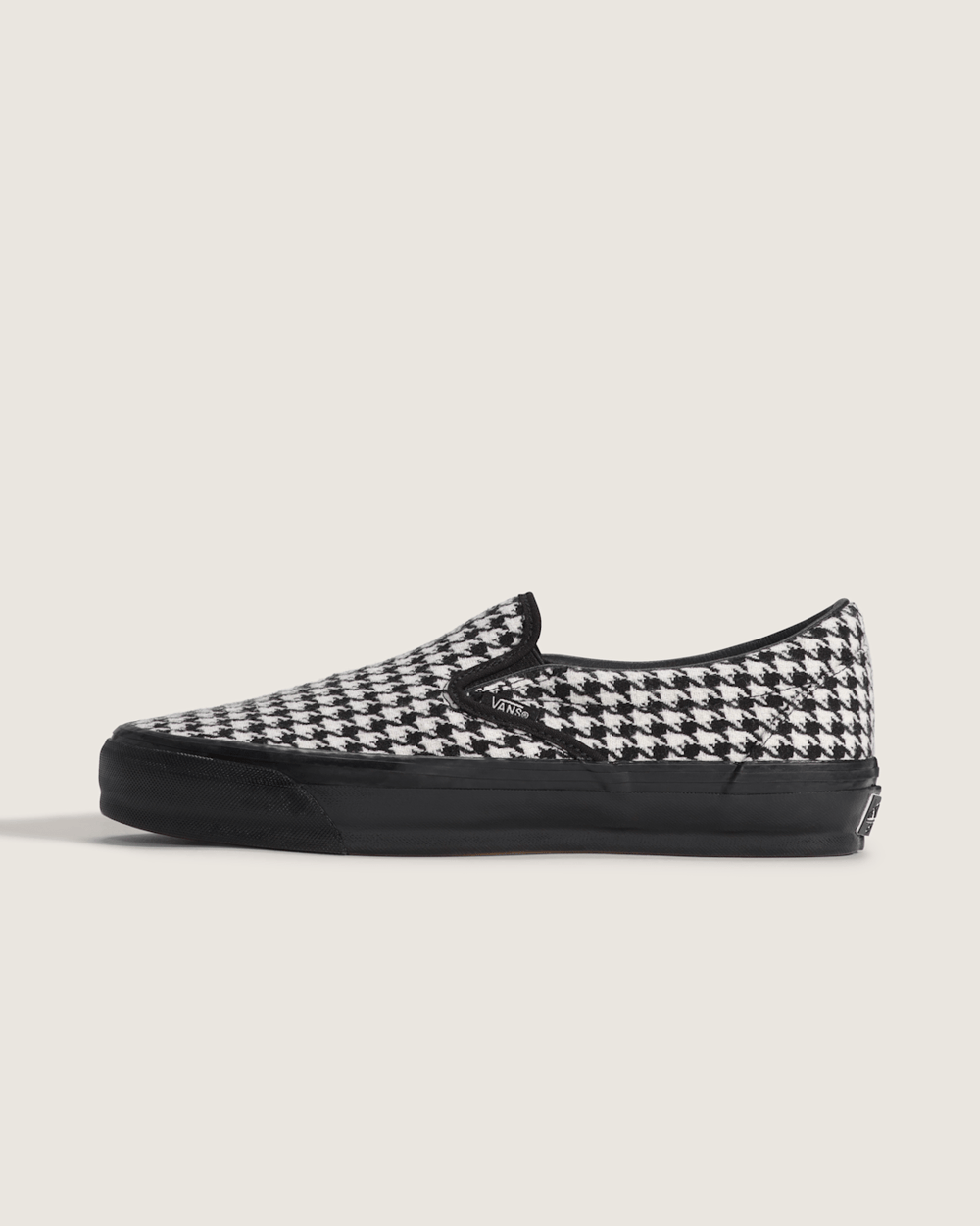 Women|Men|Sale Vans Premium Classic Slip-On Shoe in Houndstooth Black / White