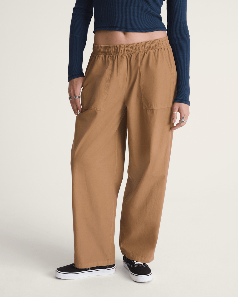 Women Vans Barrel Pants in Dachshund Brown