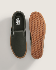 Men Vans Classic Slip-On Shoe in Gum Obsidian Fern Green
