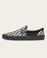 Men Vans Classic Slip-On Checkerboard Shoe in Checkerboard White / Black