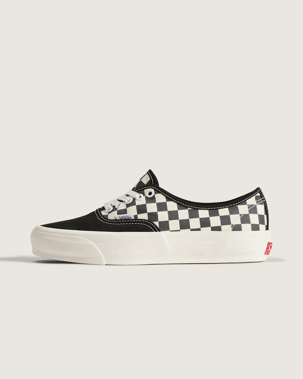 Men Vans Premium Authentic Checkerboard Shoe in Checkerboard Asphalt Grey / White