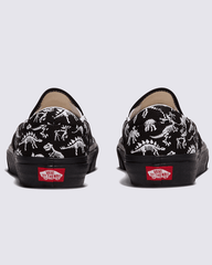 Men Vans Customs Classic Slip-On Shoe in Customs