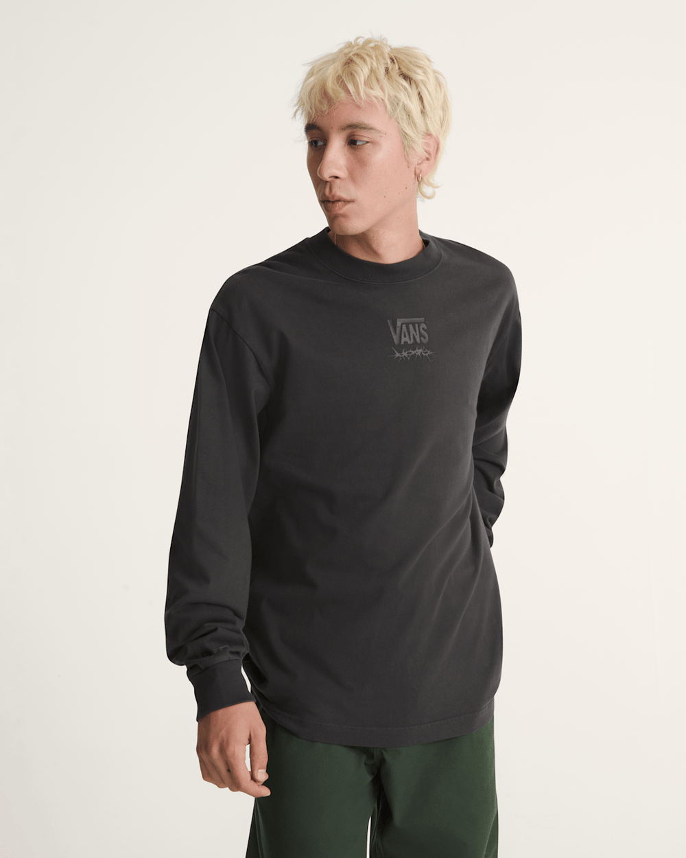 Men Vans Scorpio Long Sleeve T-Shirt in Black