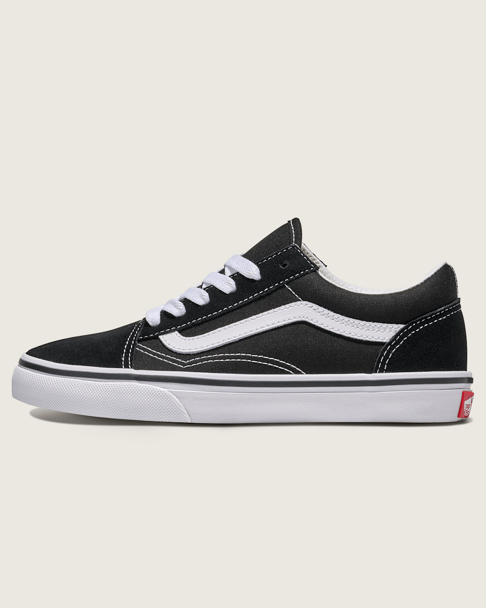 Kids Vans Big Kids Old Skool Shoe in Black / White