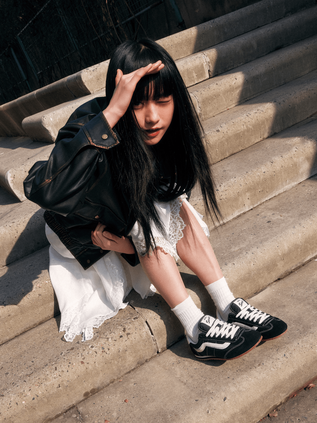 Women|Men Vans Super Lowpro Shoe in Black