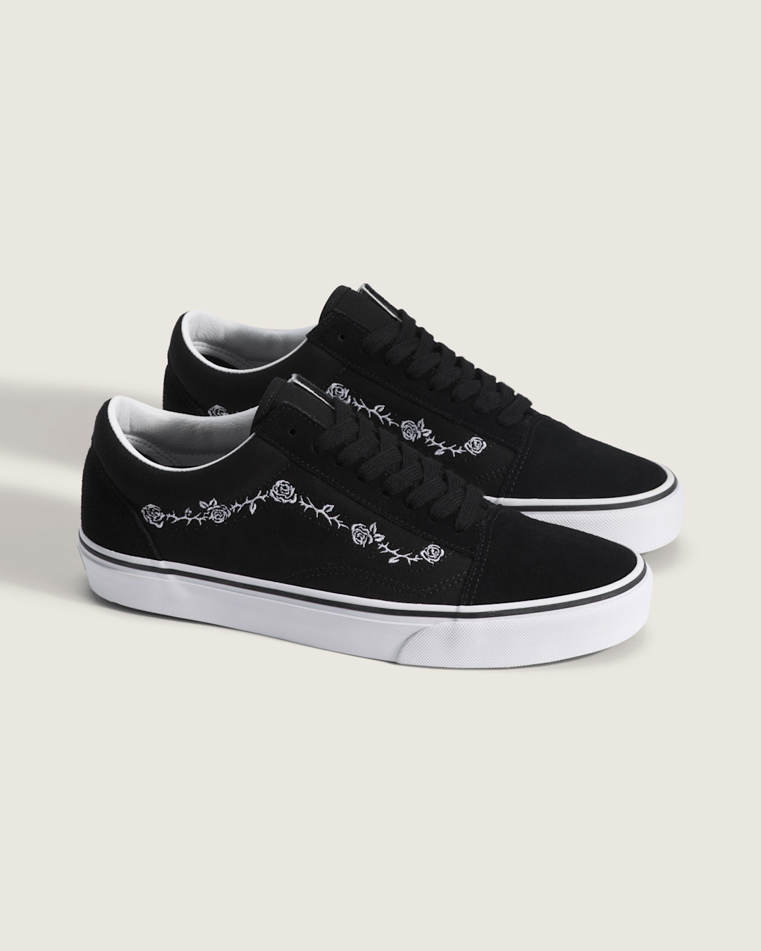 Women|Men Vans Old Skool Shoe in Black / White