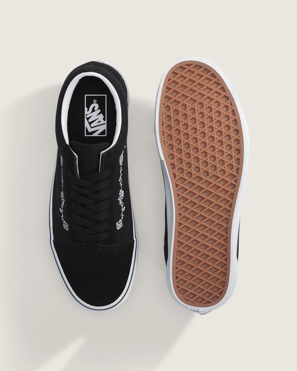 Women|Men Vans Old Skool Shoe in Black / White