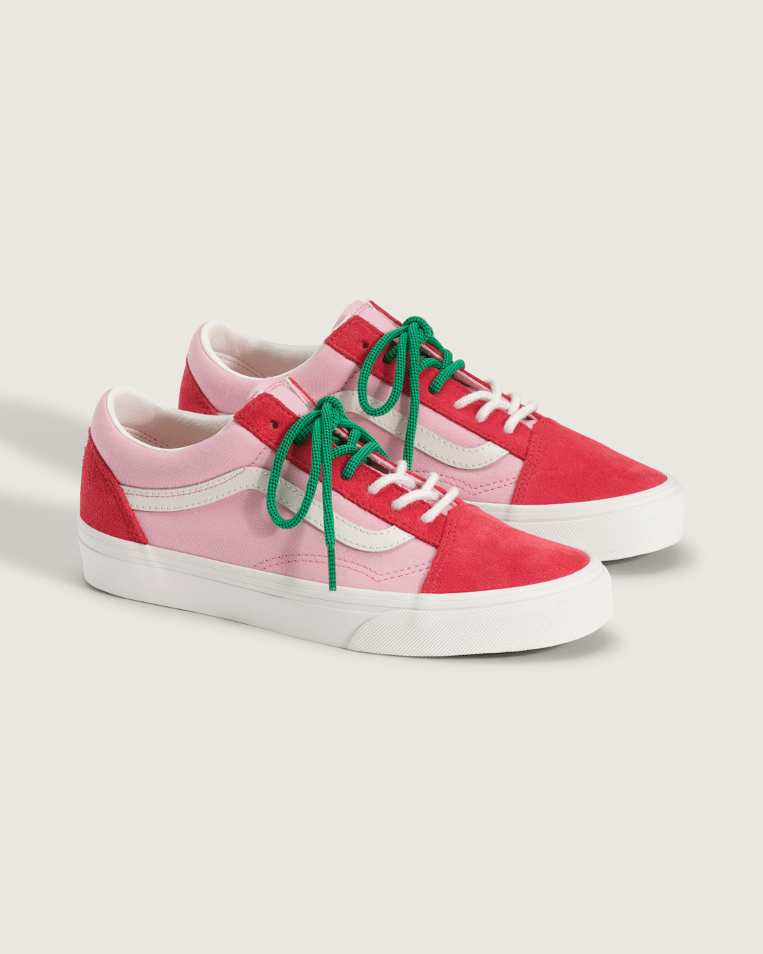 Women Vans Old Skool Shoe in Crimson Haze Red
