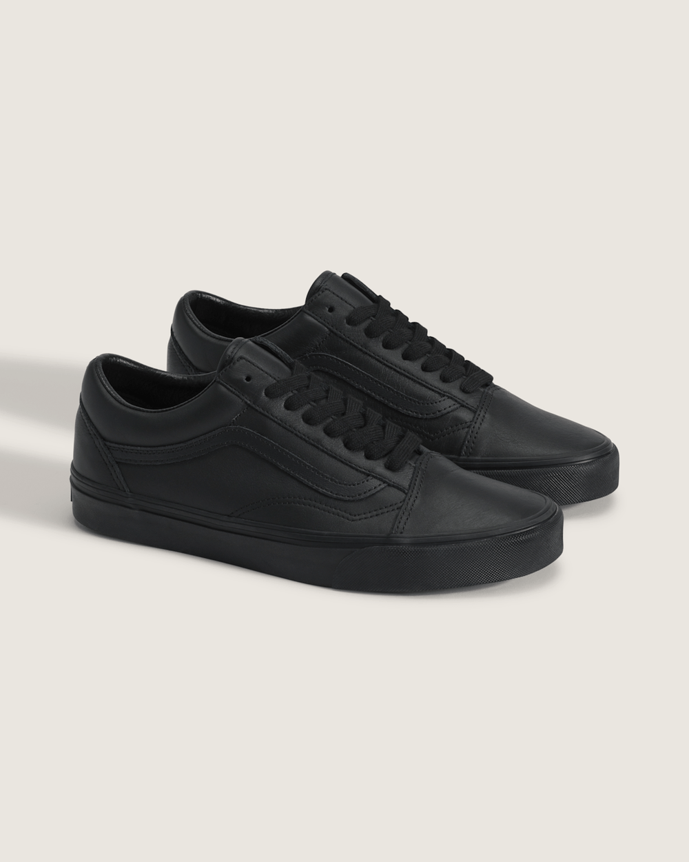 Women|Men Vans Old Skool Shoe in Blackout