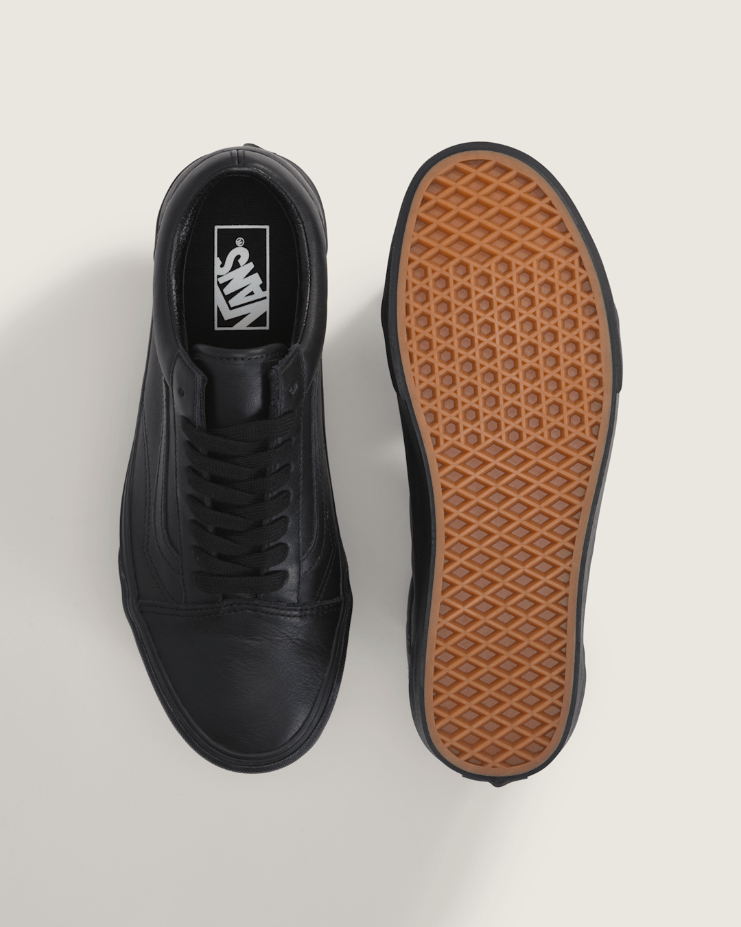 Women|Men Vans Old Skool Shoe in Blackout