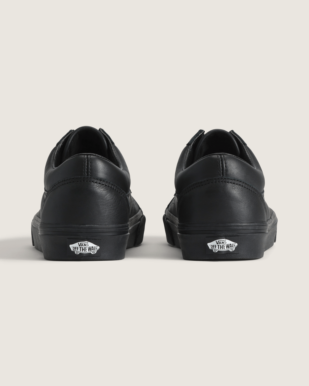 Women|Men Vans Old Skool Shoe in Blackout