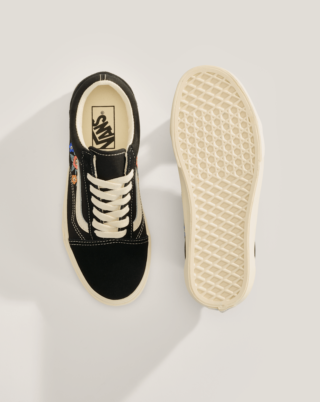 Women|Men Vans Old Skool Shoe in Black