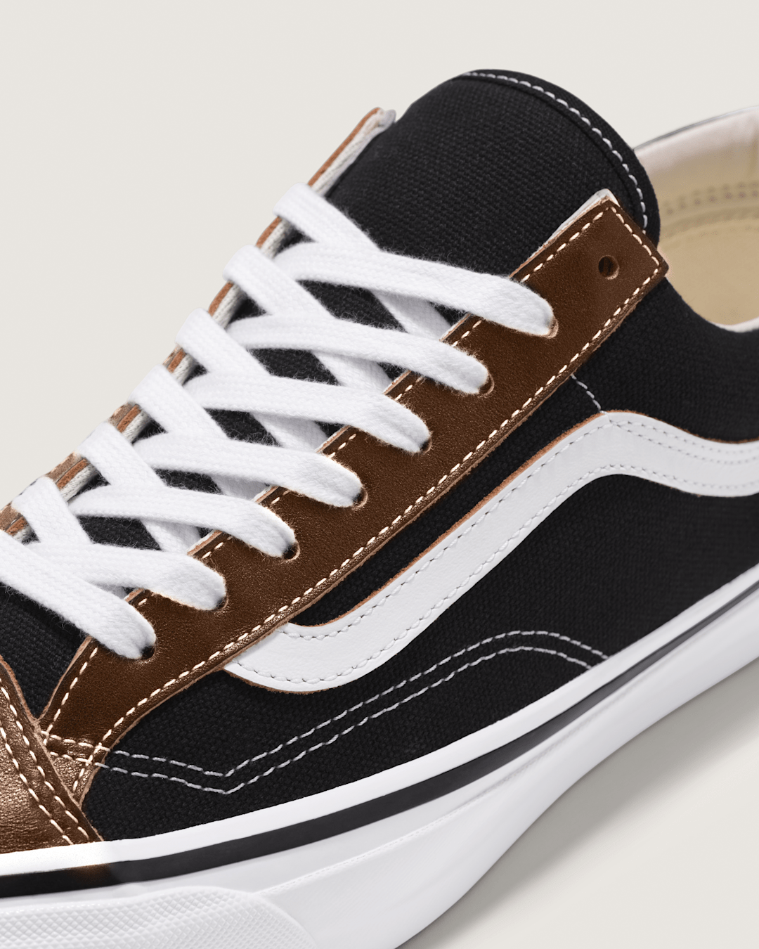 Women|Men Vans OTW Old Skool 36 Vibram in Black / White