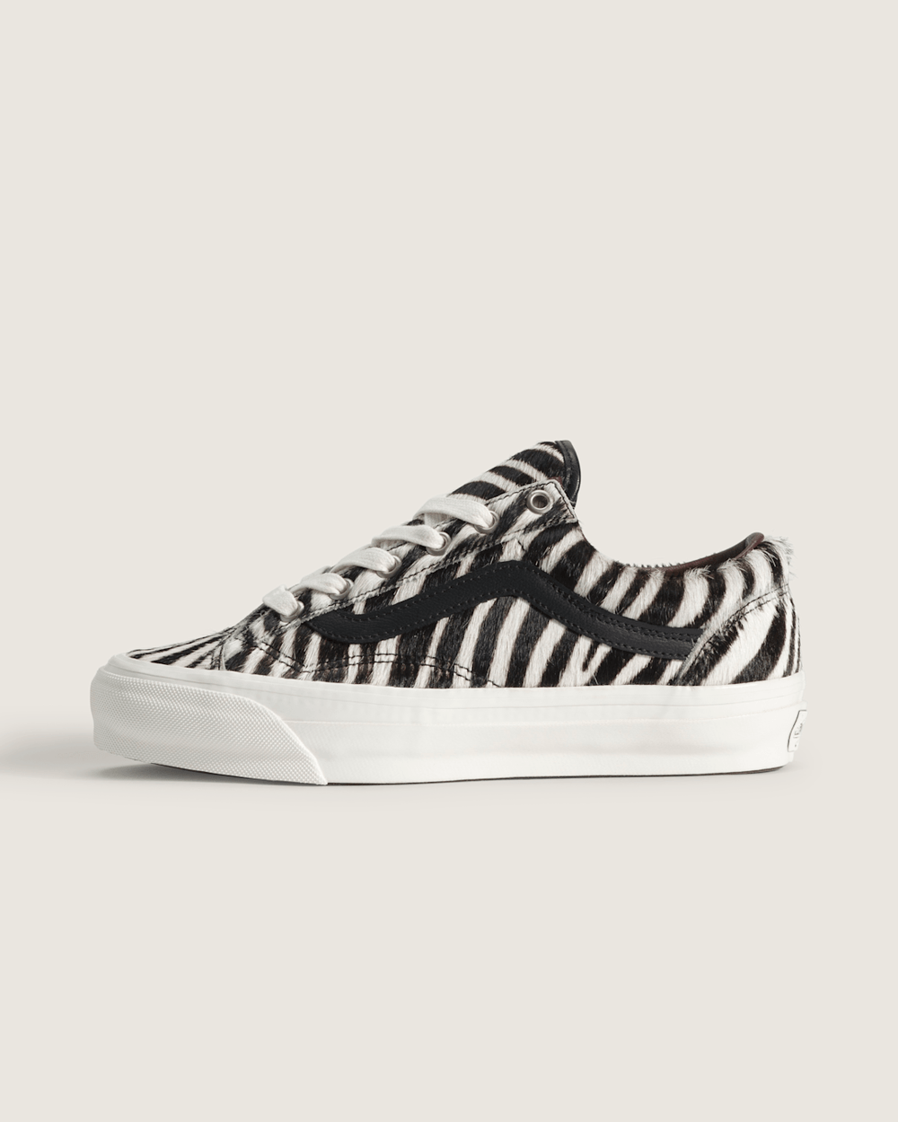 Women Vans Premium Old Skool 36 Shoe in Zebra Black / White