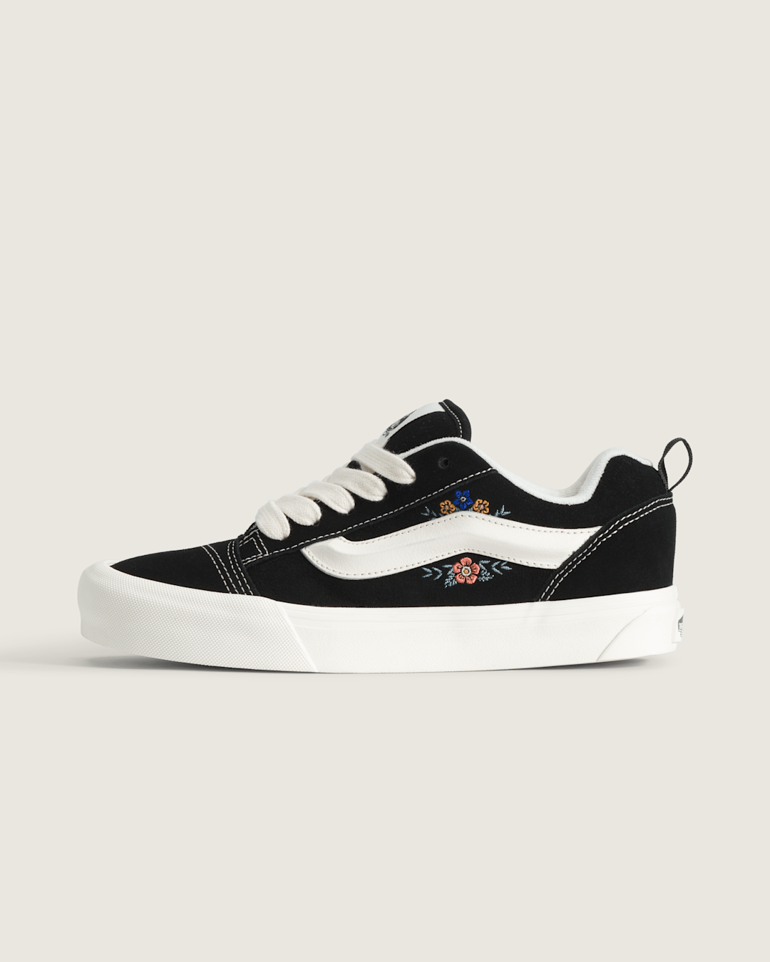 Women Vans Knu Skool Shoe in Black