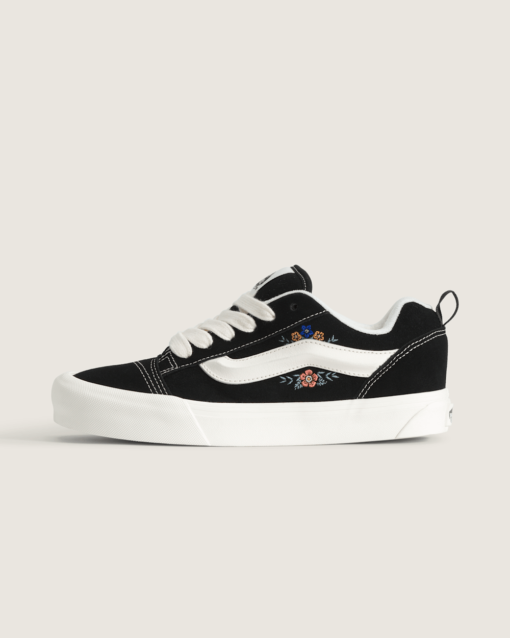 Women Vans Knu Skool Shoe in Black