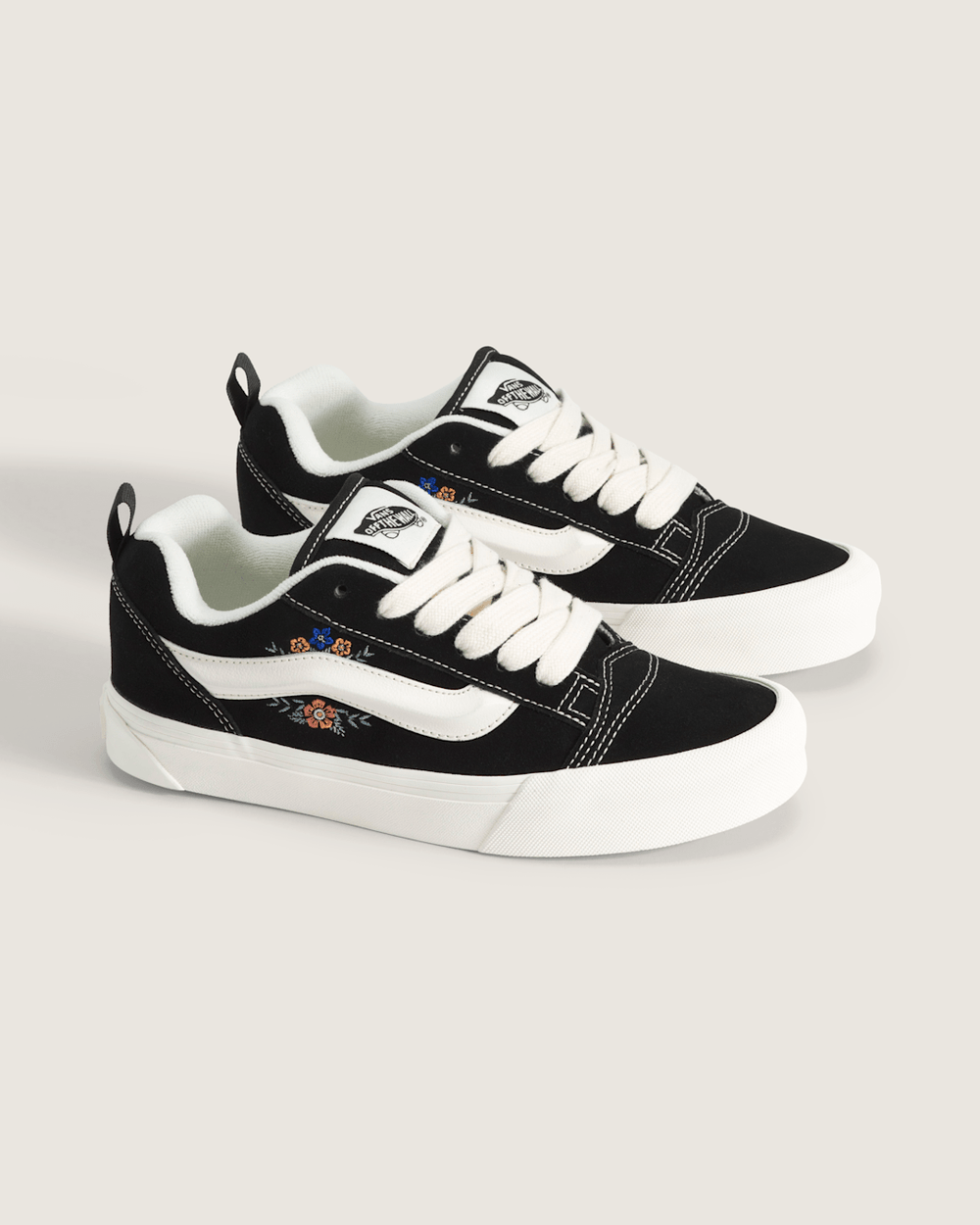 Women Vans Knu Skool Shoe in Black