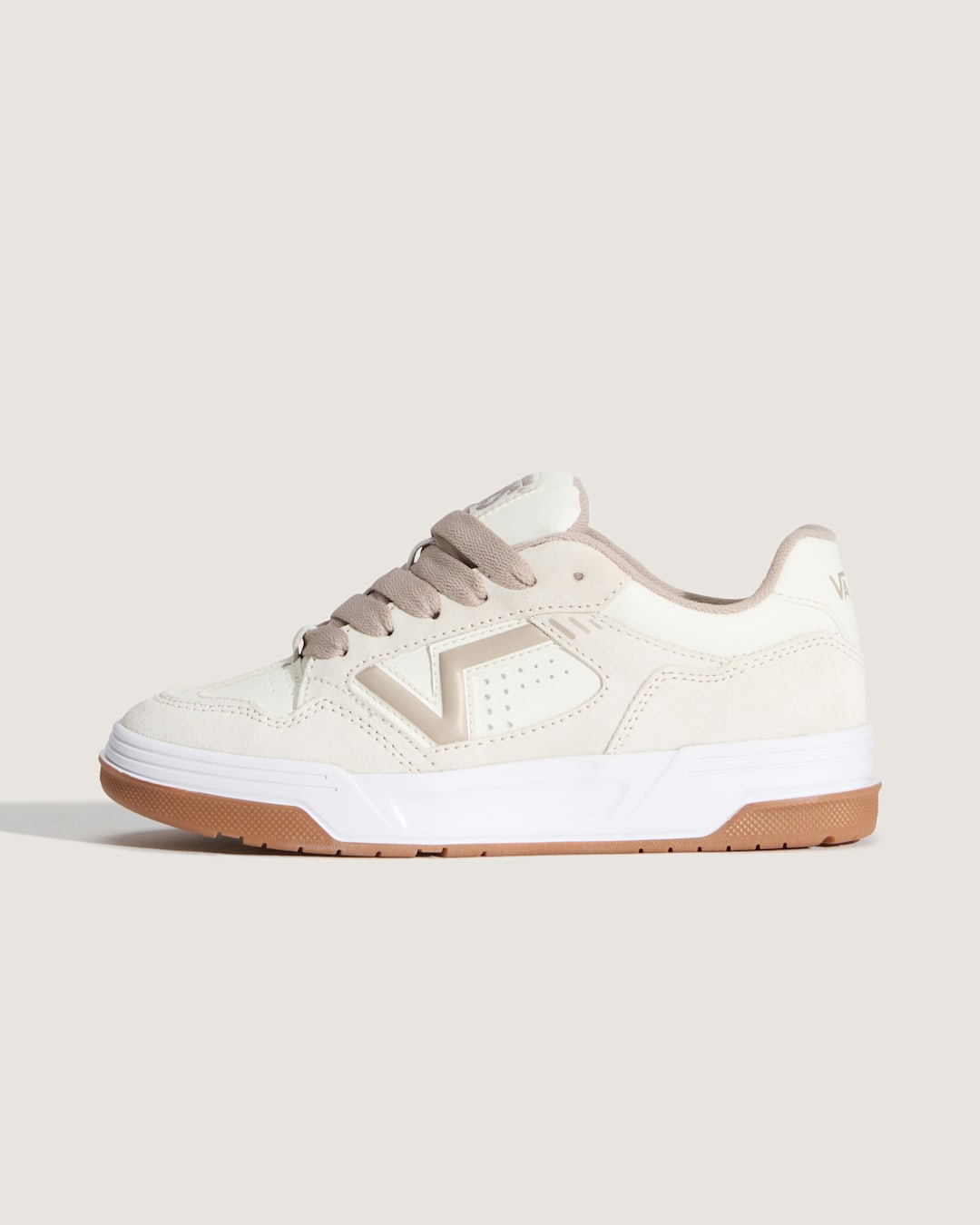 Women Vans Upland Shoe in White / Grey