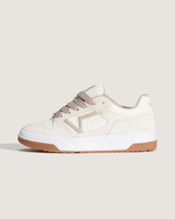Women Vans Upland Shoe in White / Grey