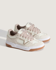 Women Vans Upland Shoe in White / Grey