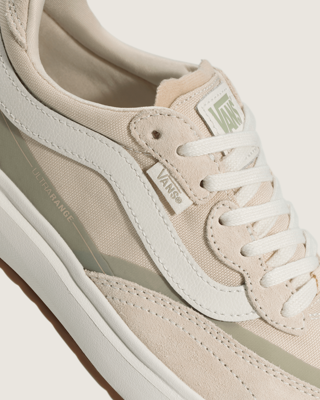 Women Vans UltraRange 2.0 Shoe in Creme Beige