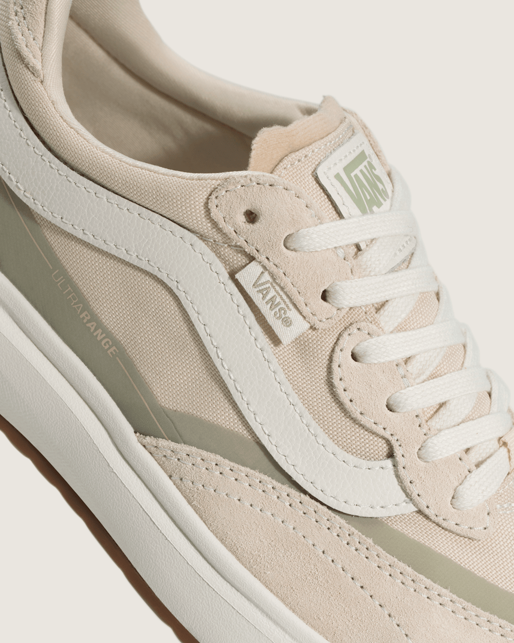 Women Vans UltraRange 2.0 Shoe in Creme Beige