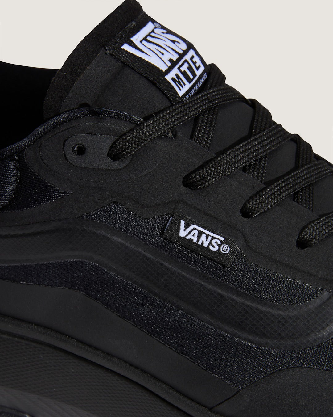 Women|Men Vans Crosspath Shoe in Blackout