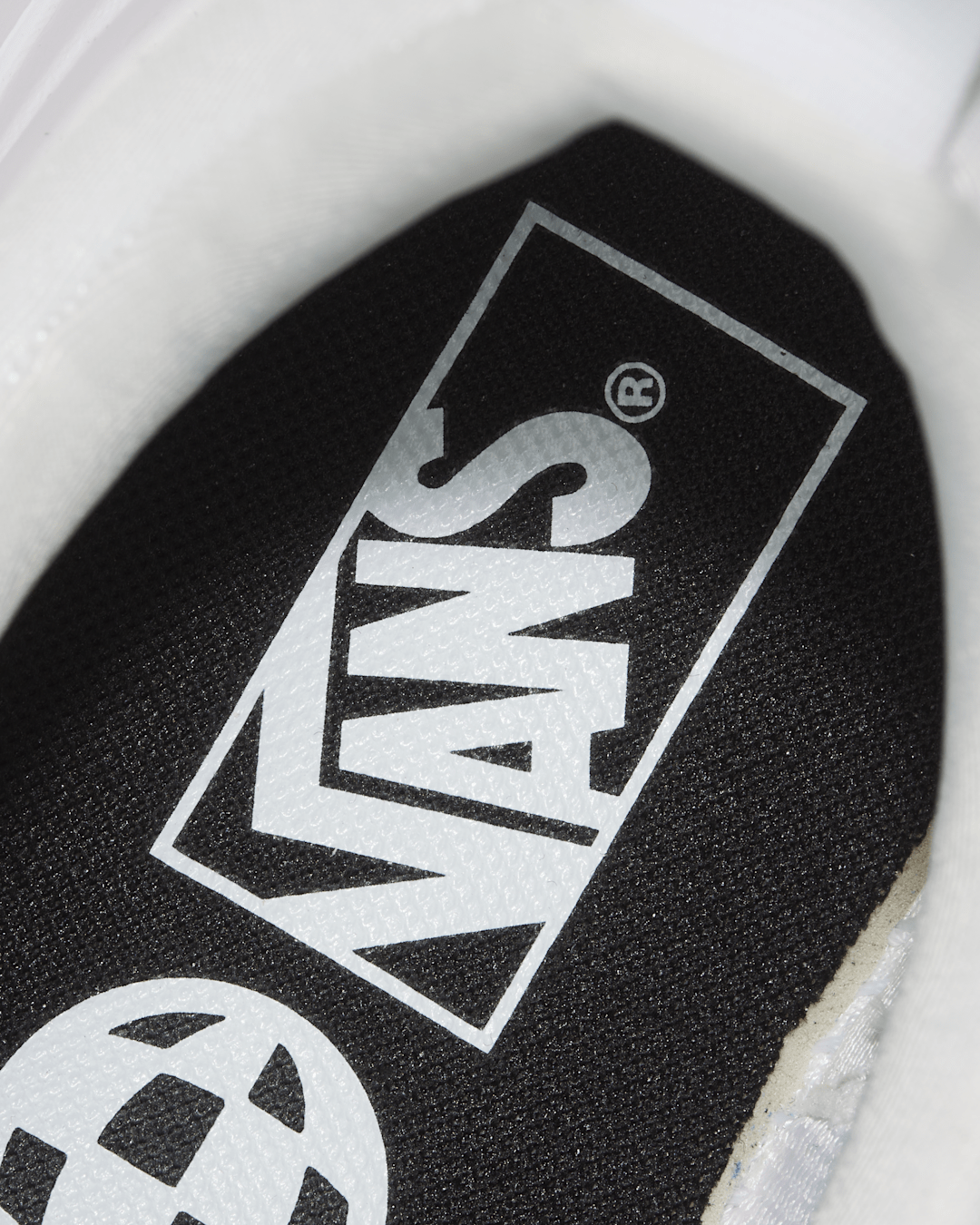 Women Vans UltraRange Neo VR3 Shoe in True White