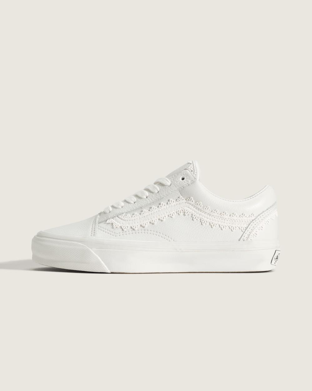 Women|Sale Vans Premium Old Skool Shoe in Marshmallow White
