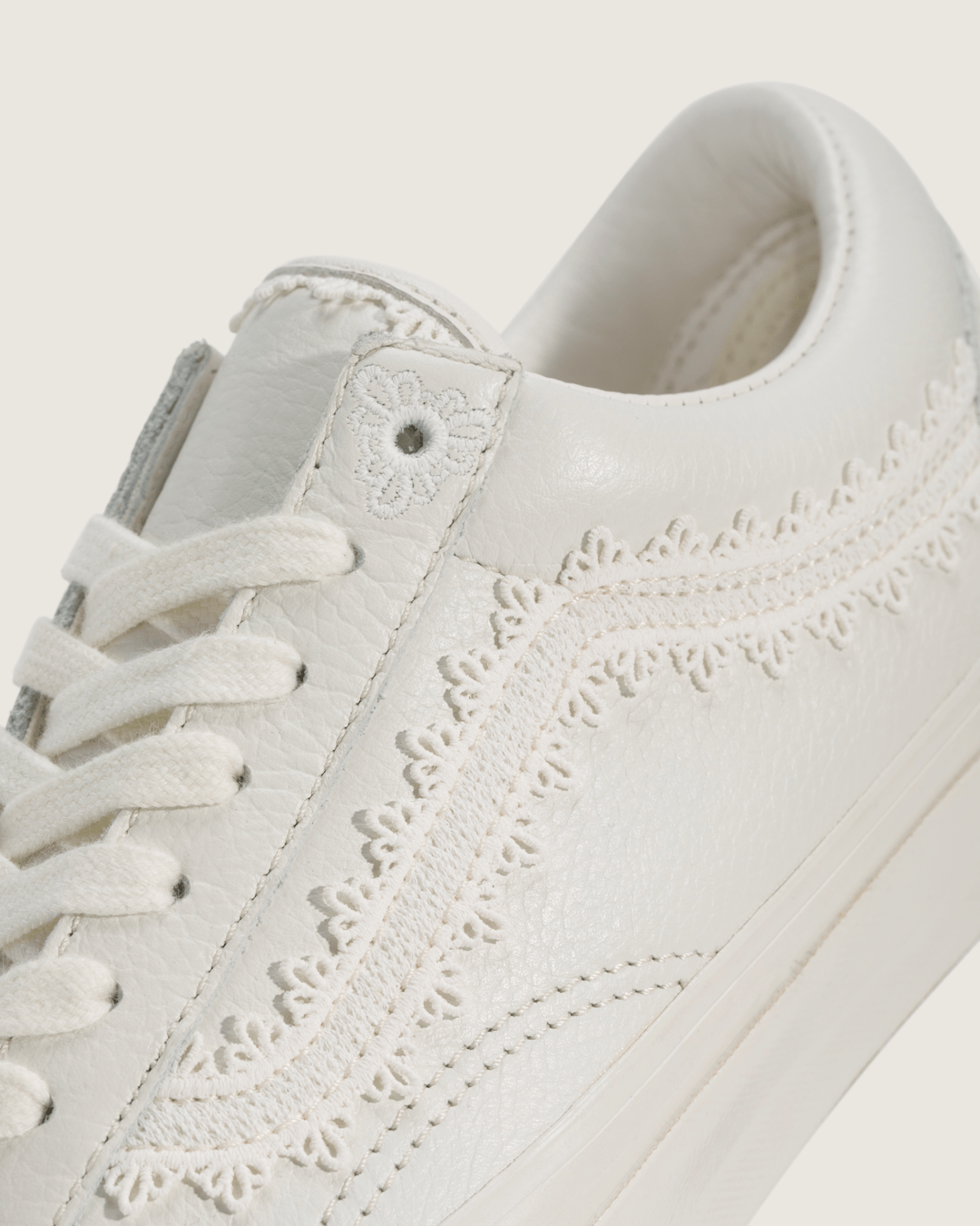 Women|Sale Vans Premium Old Skool Shoe in Marshmallow White