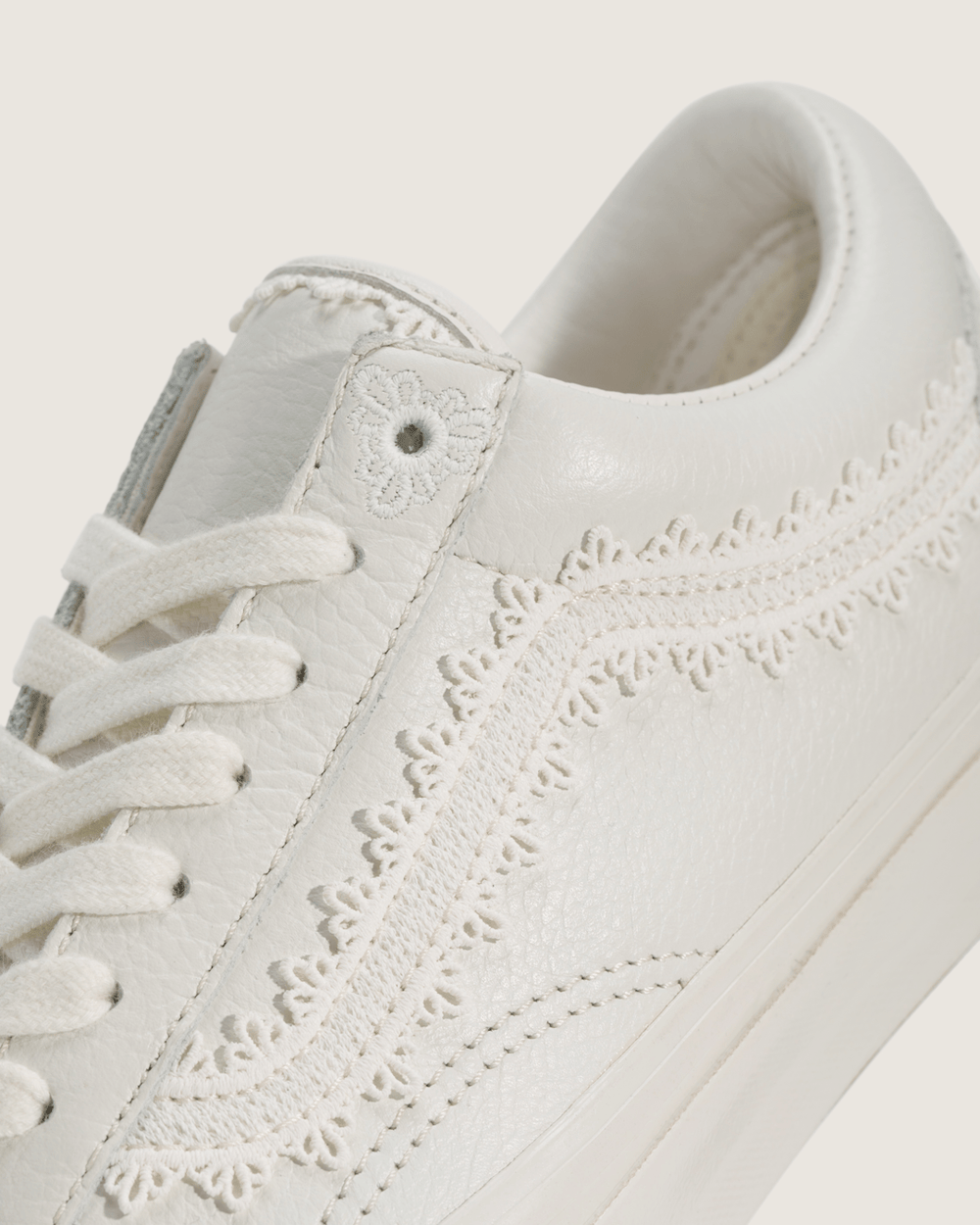 Women|Sale Vans Premium Old Skool Shoe in Marshmallow White