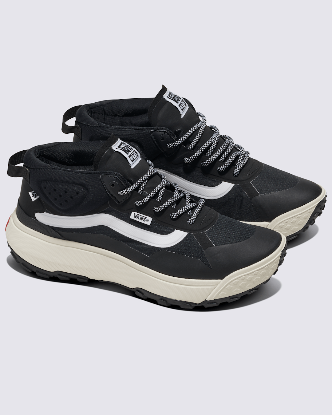 Women|Men Vans Crosspath Mid Shoe in Black / White