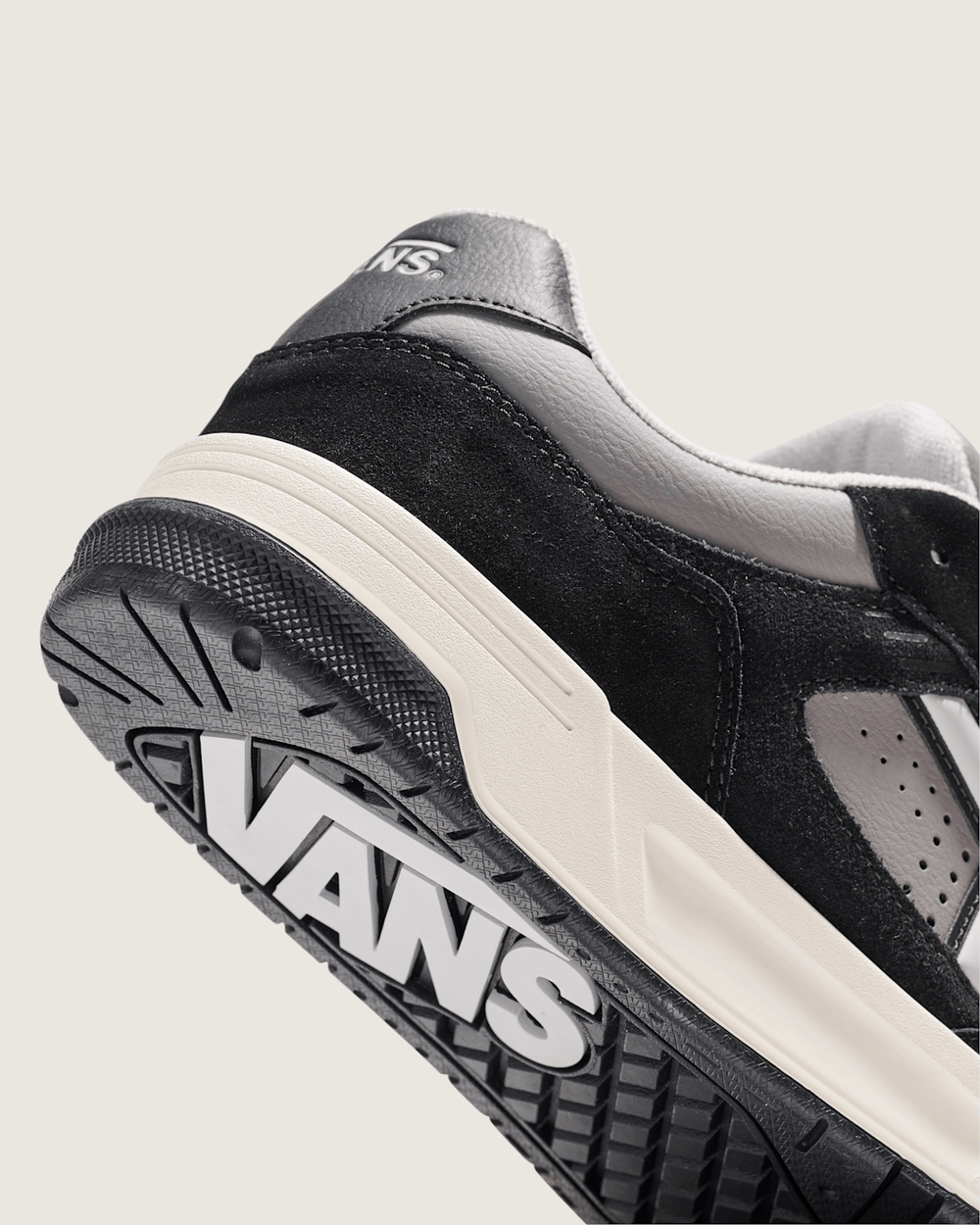 Women|Men|Sale Vans Upland Shoe in Black / Grey