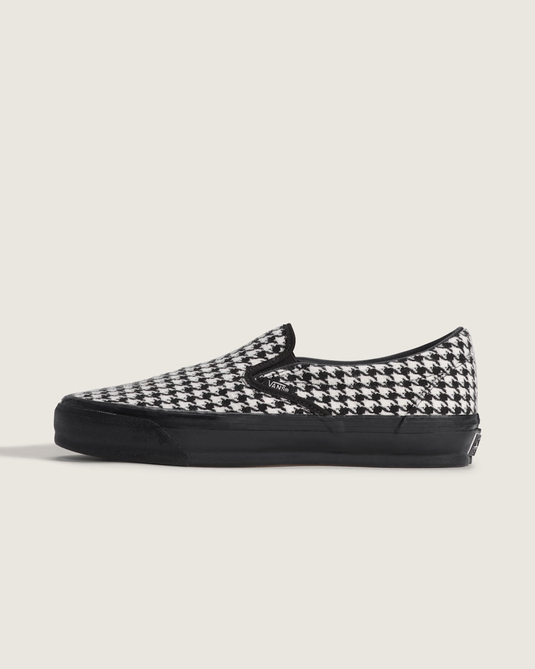 Women|Men|Sale Vans Premium Classic Slip-On Shoe in Houndstooth Black / White
