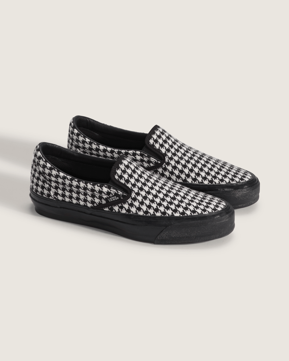 Women|Men|Sale Vans Premium Classic Slip-On Shoe in Houndstooth Black / White