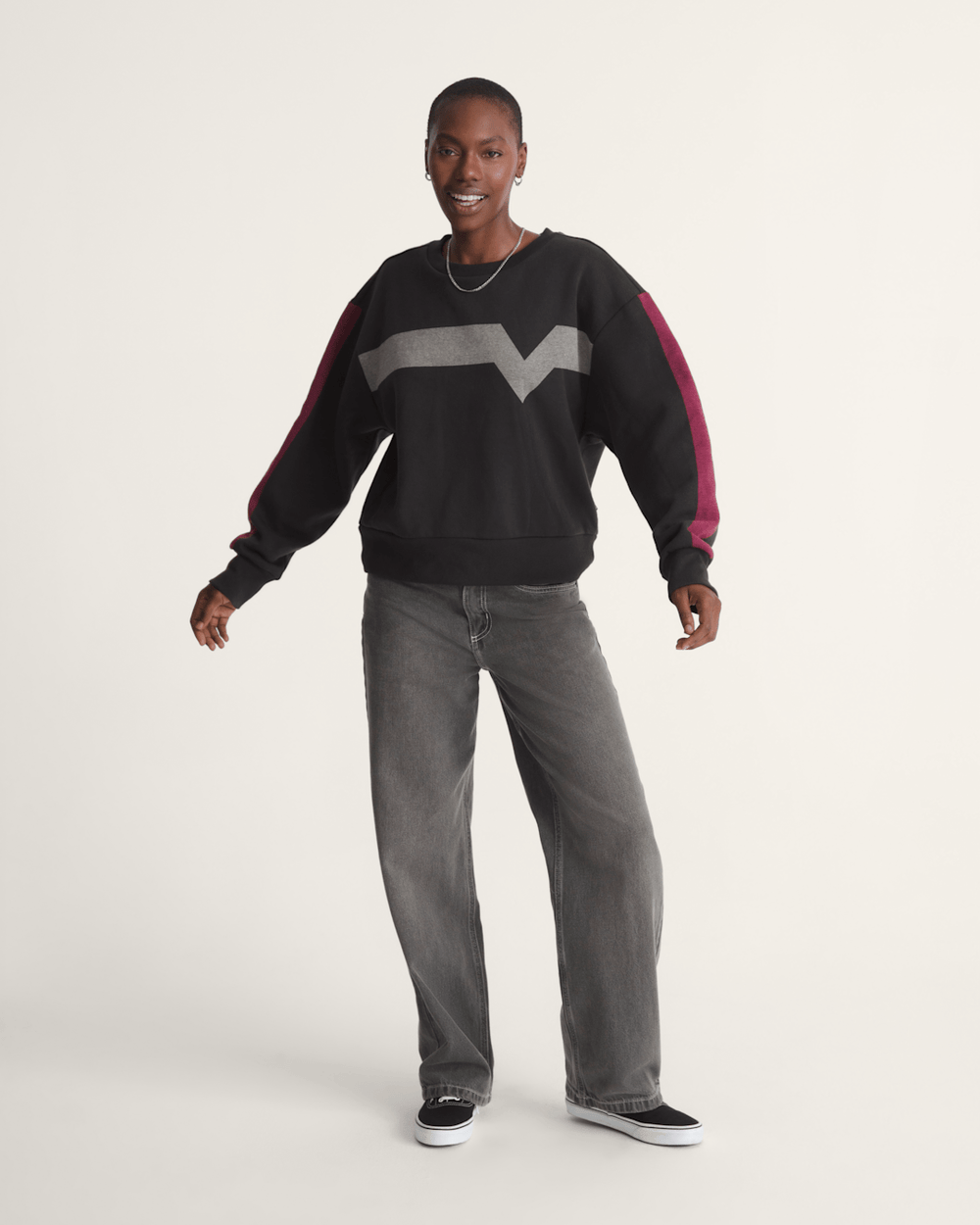 Women Vans Faster Crew Sweatshirt in Black / Pink