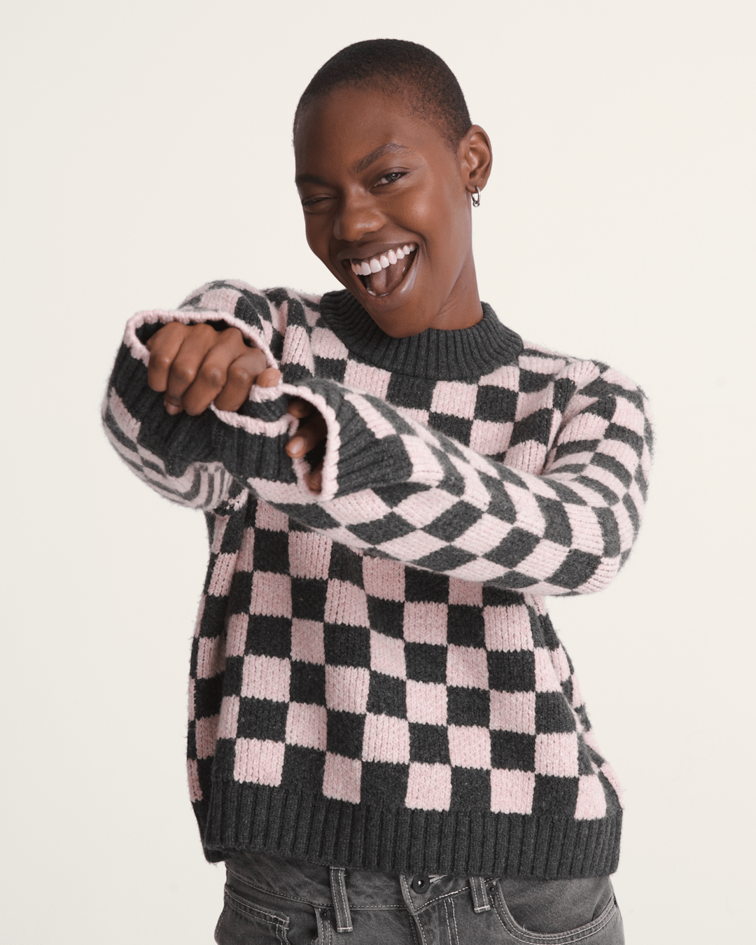Women Vans Cameron Sweater in Checkerboard Grey / Pink