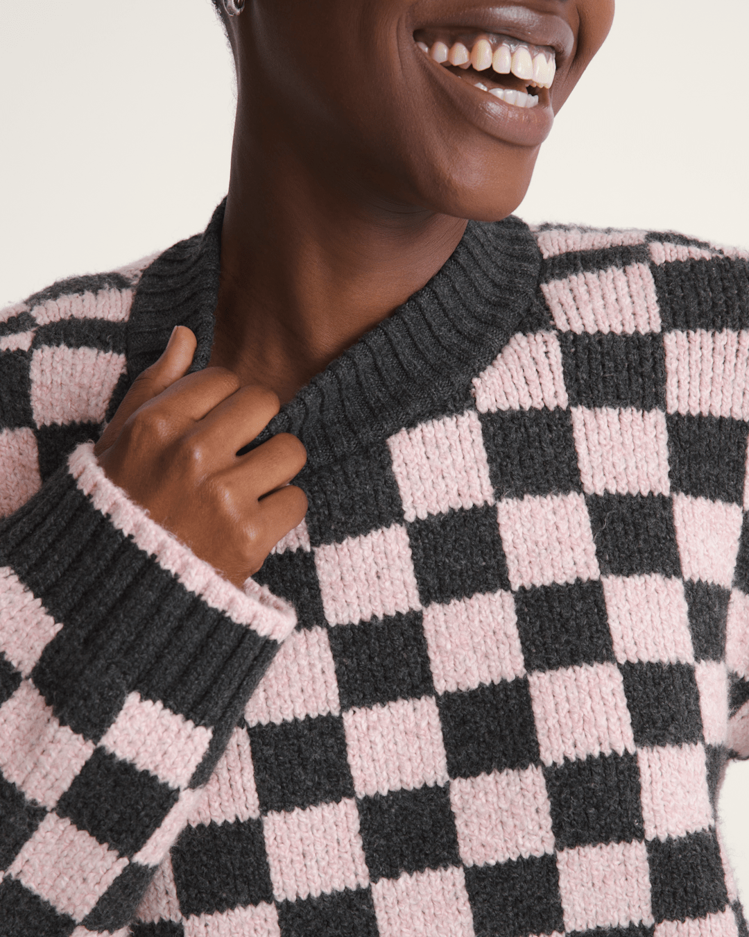 Women Vans Cameron Sweater in Checkerboard Grey / Pink