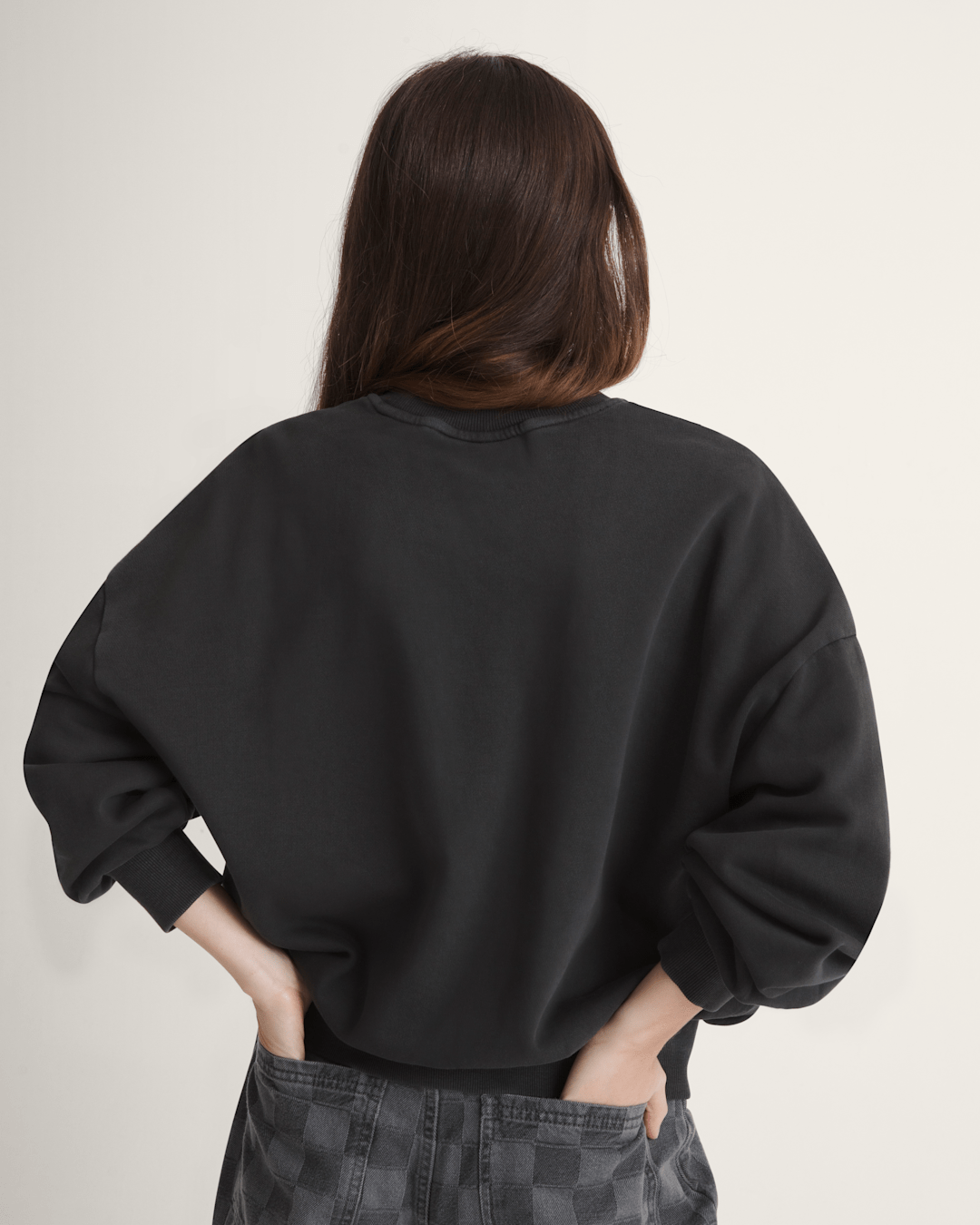 Women Vans Retro Crew Sweatshirt in Black