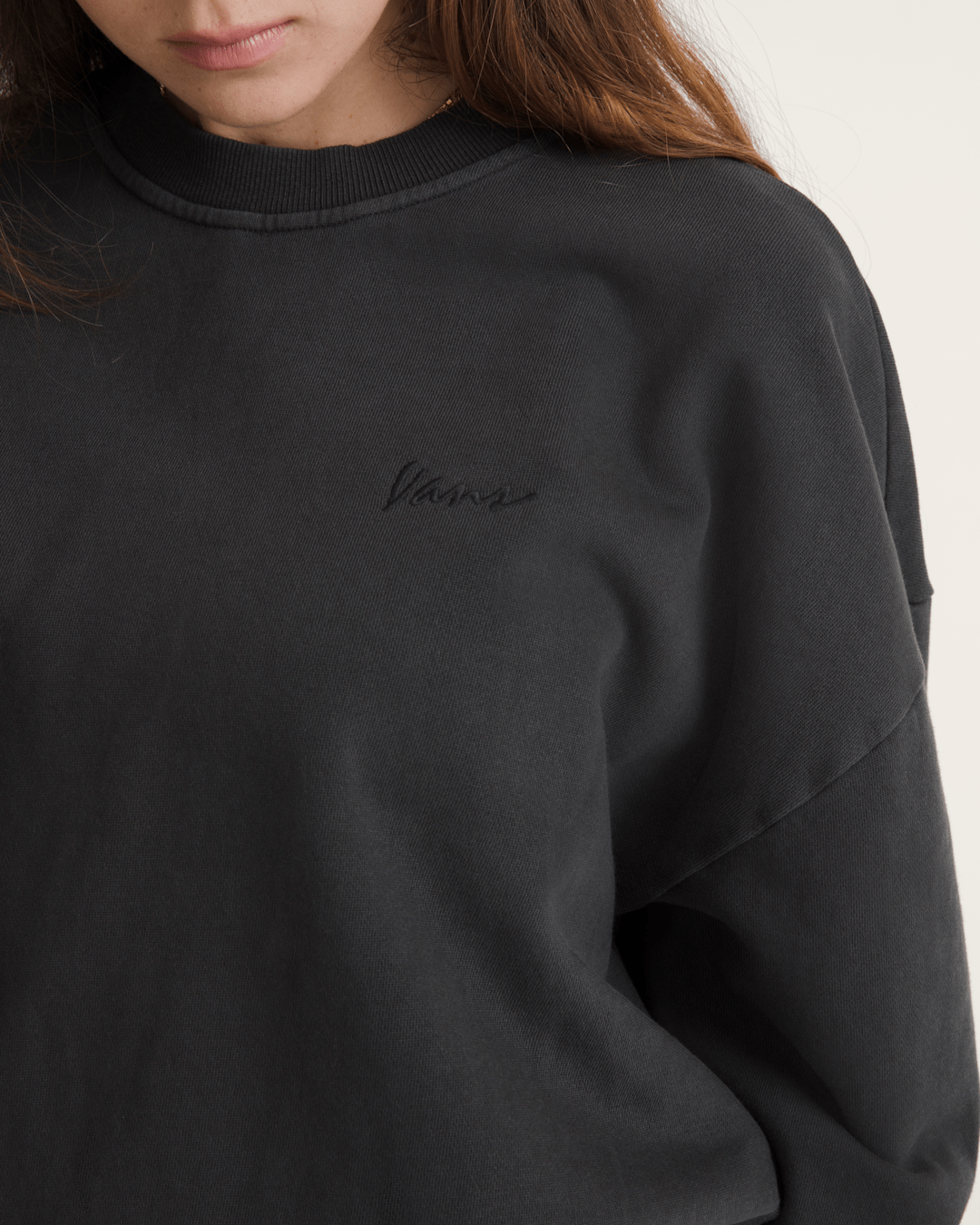 Women Vans Retro Crew Sweatshirt in Black