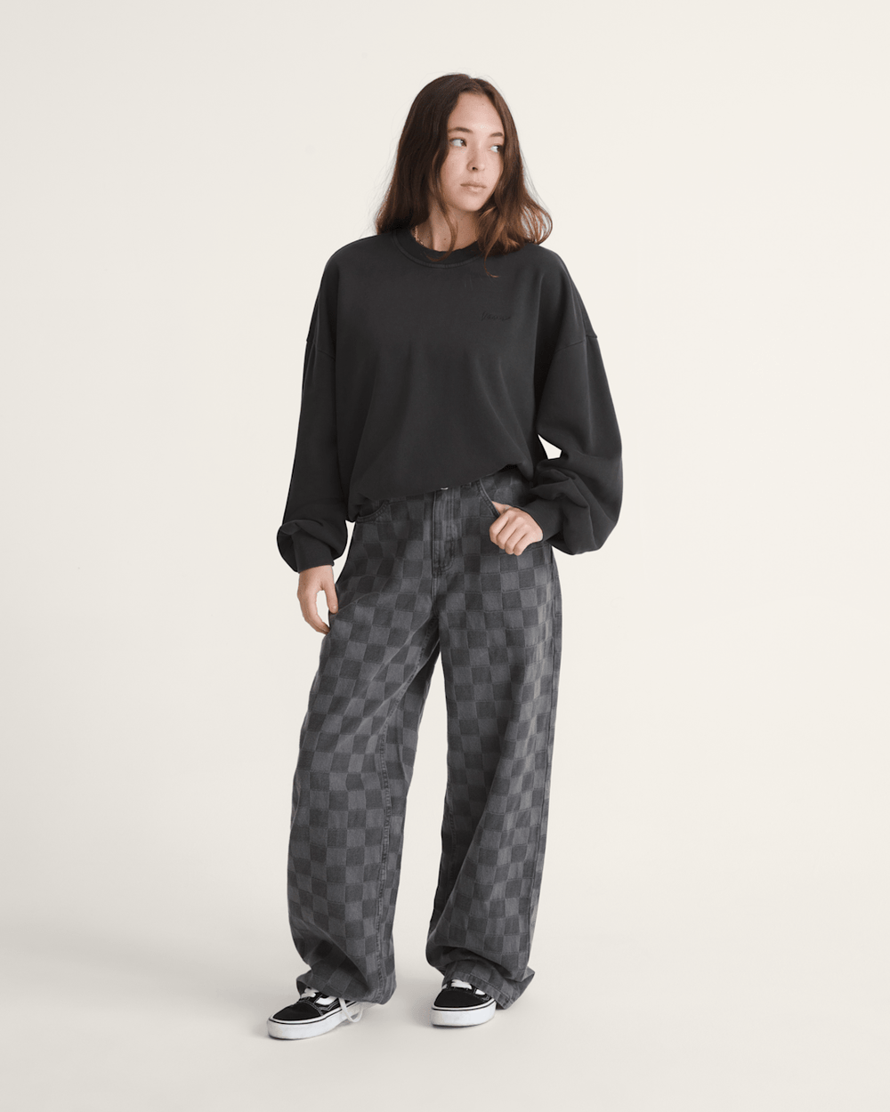 Women Vans Retro Crew Sweatshirt in Black