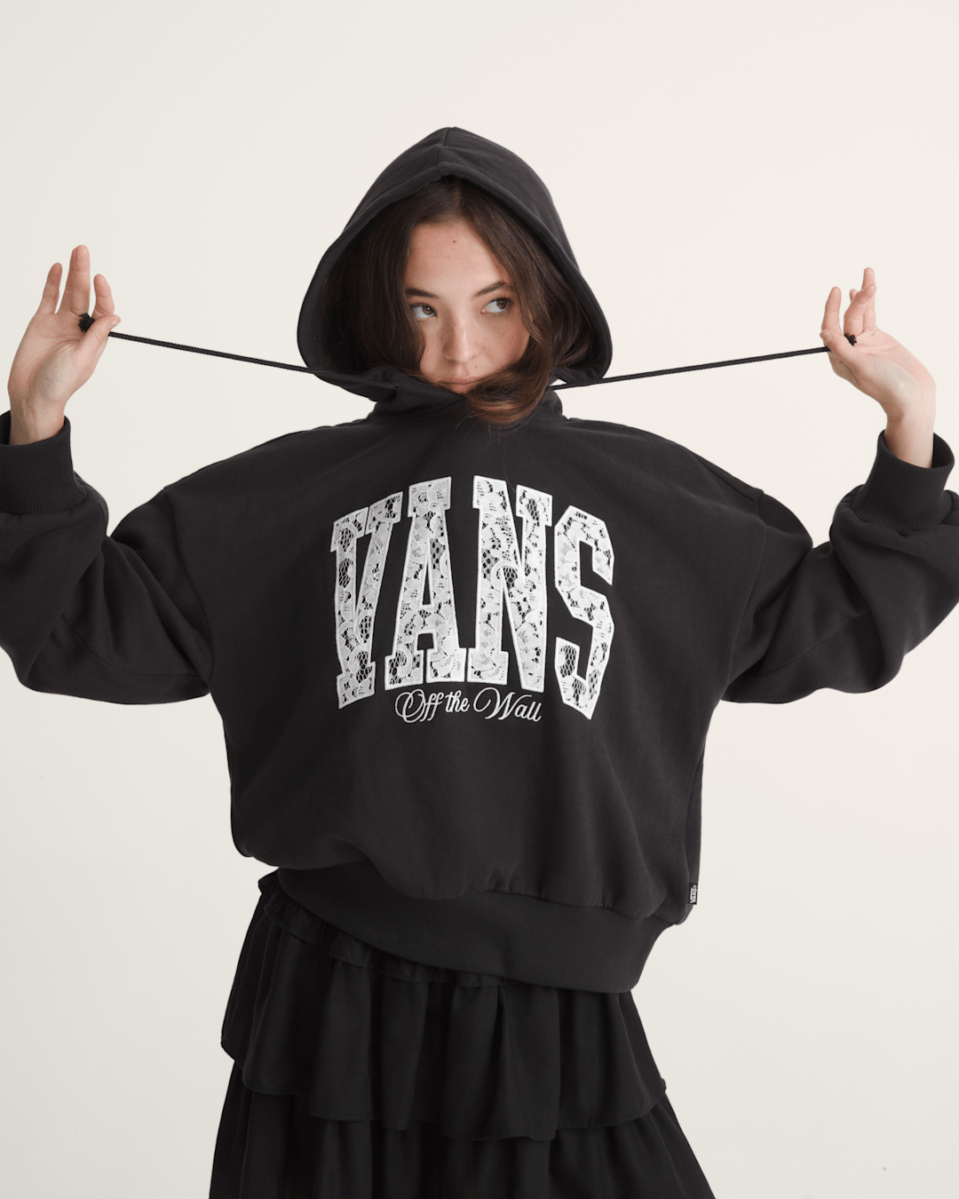 Women Vans Laced Up Retro Pullover Hoodie in Black