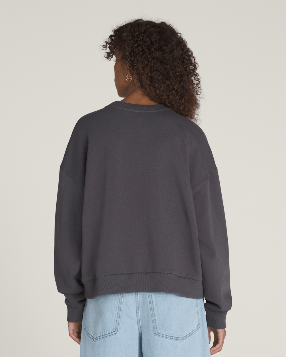 Women Vans Retro Isle Graphic Crew Sweatshirt in Asphalt Grey