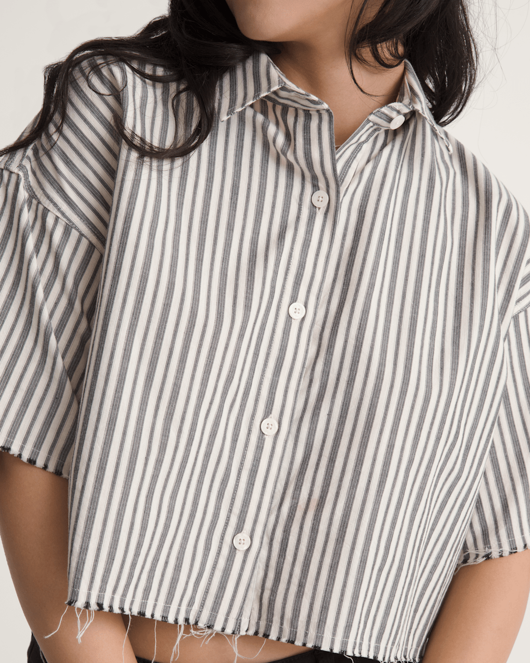 Women Vans Crop Shirt in Black-White