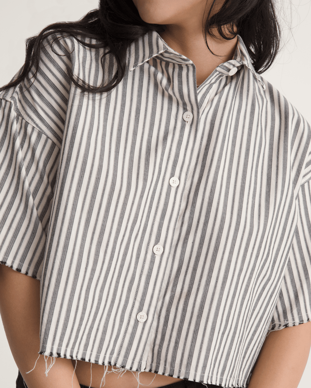 Women Vans Crop Shirt in Black-White