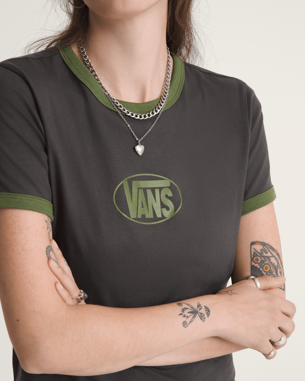 Women Vans Circle V Ringer Tee in Faded Black