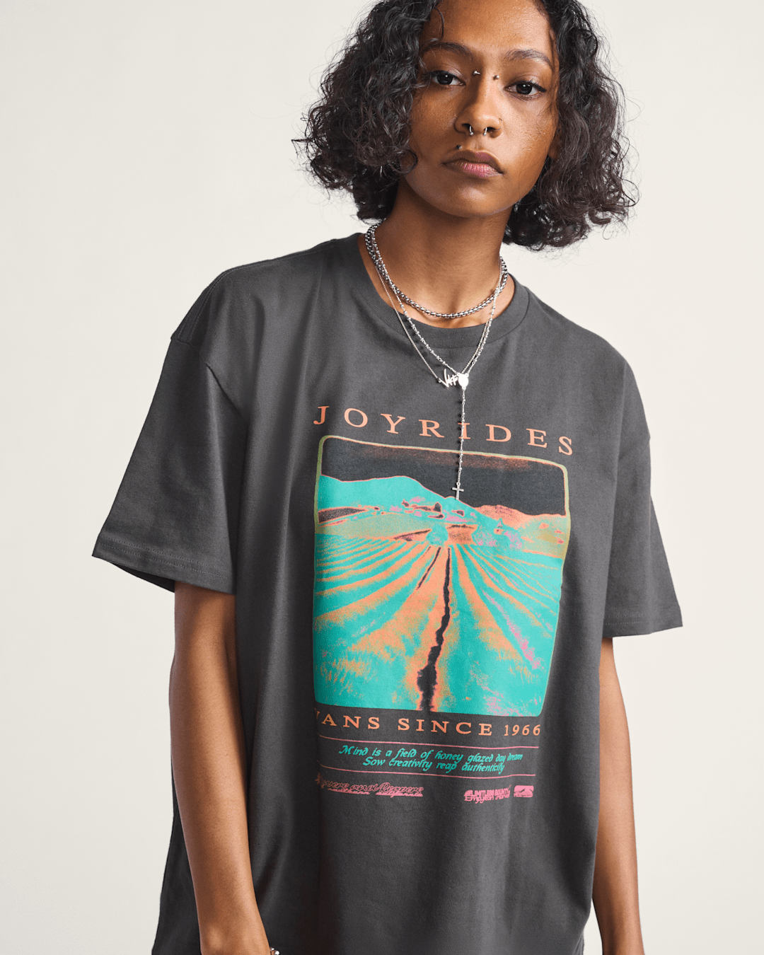 Women|Men Vans Honeyfields T-Shirt in Faded Black