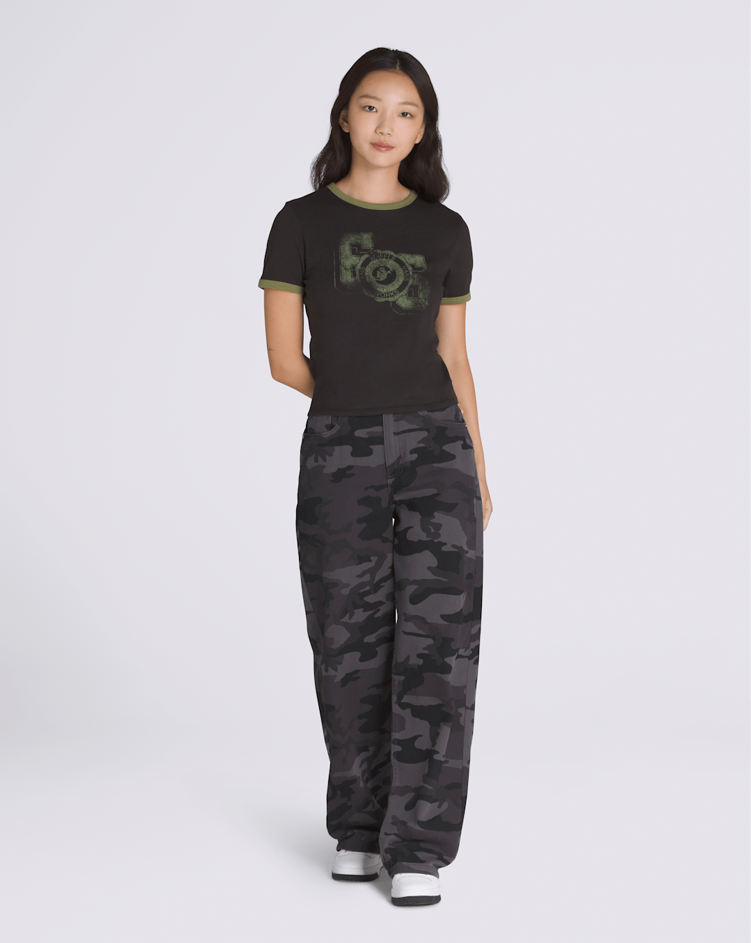 Women Vans Campus Tour Ringer T-Shirt in Black / Loden Green