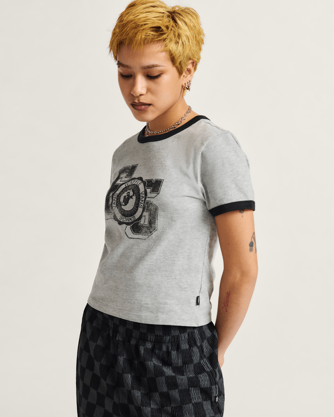 Women Vans Campus Tour Ringer T-Shirt in Heather Grey / Black