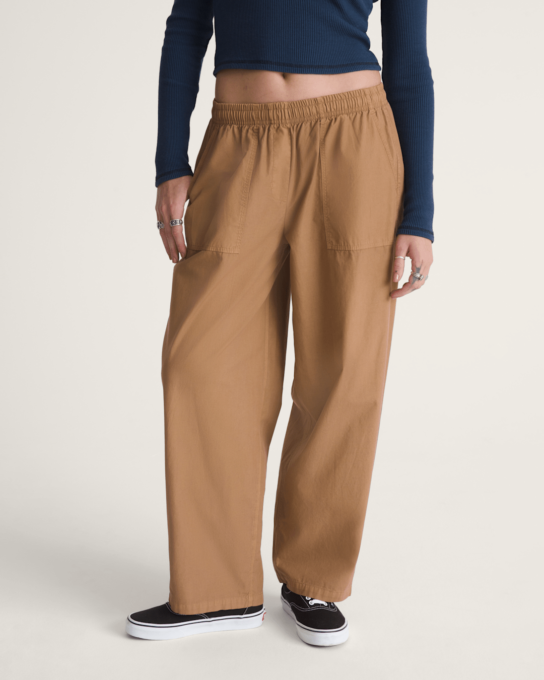 Women Vans Barrel Pants in Dachshund Brown